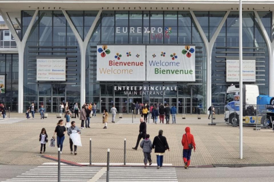 Studio Arena - Groupama Stadium Lyon Мезье Экстерьер фото
